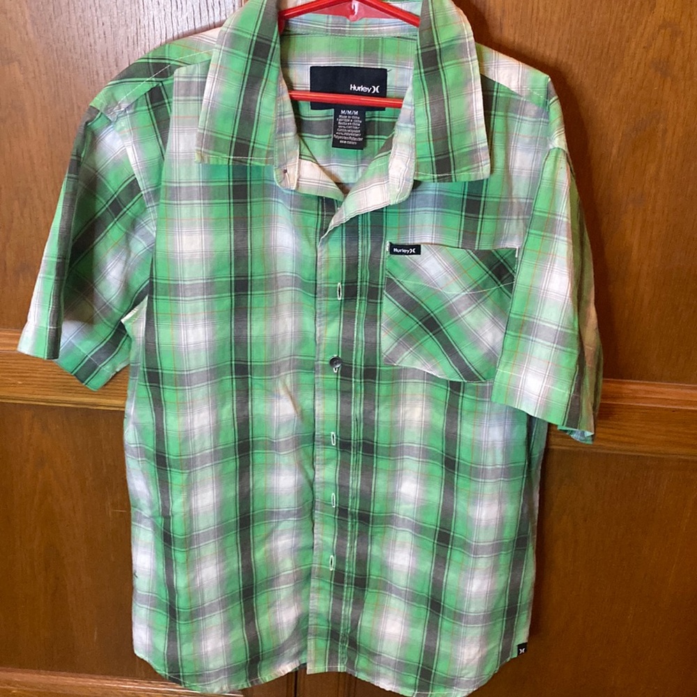Boys M Hurley shirt sleeved buttoned up shirt.